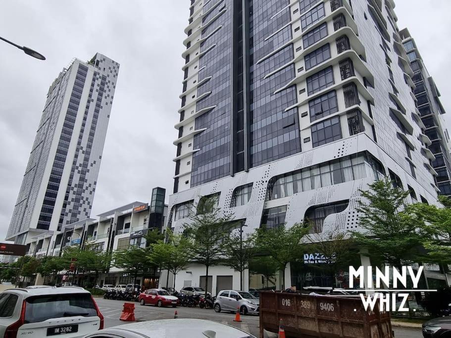 Apartment 2br Family Near Pavilion Bukit Jalil #18 *